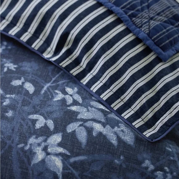 Ralph Lauren  Caterina king duvet and 2 shams set - Picture 5 of 6